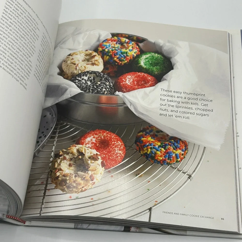 Macy's Culinary Council Thanksgiving Holiday Cookbook Hardcover 2011 Illustrated
